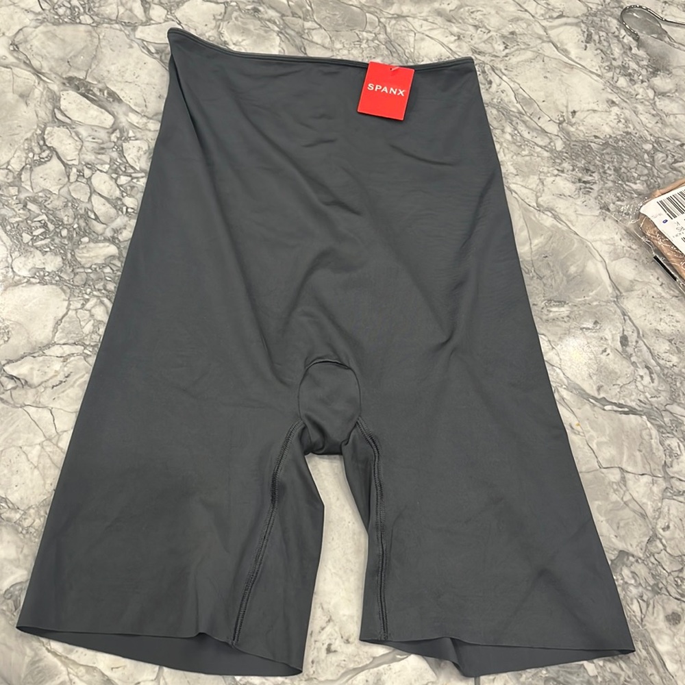 New with tag Spanx high waisted shaping short